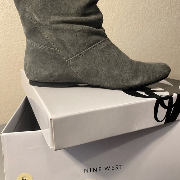 Nine West Charcoal Suede Folded Boots size 5 - Picture 6 of 6